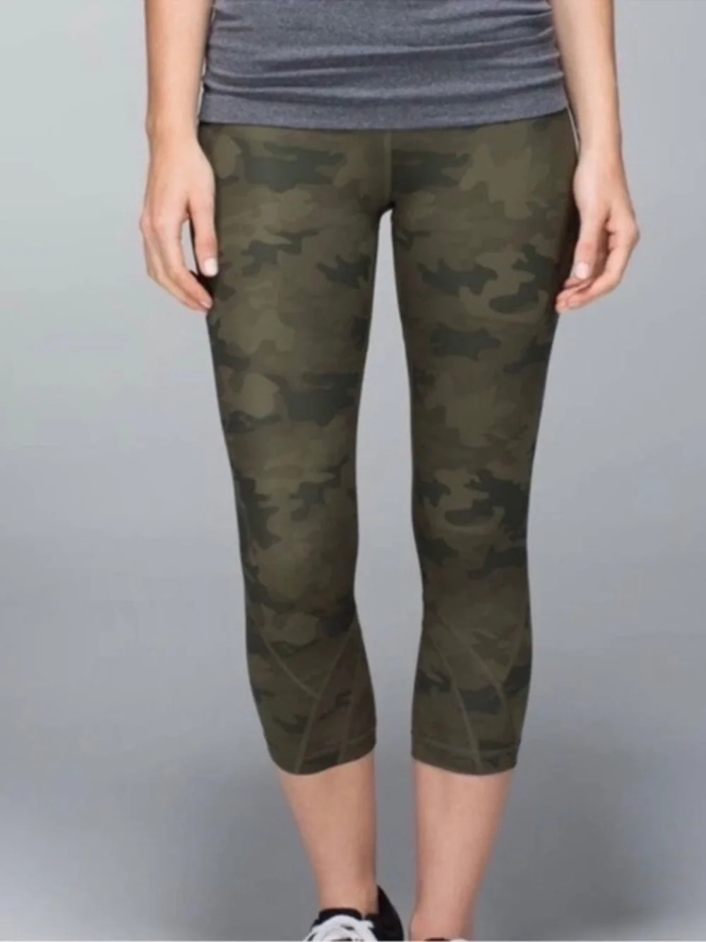 NWOT‎ Lululemon Run Inspire Crop II All Luxtreme Cropped Camouflage Camo